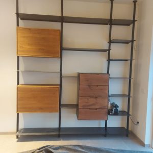 ספריה גובה מלא