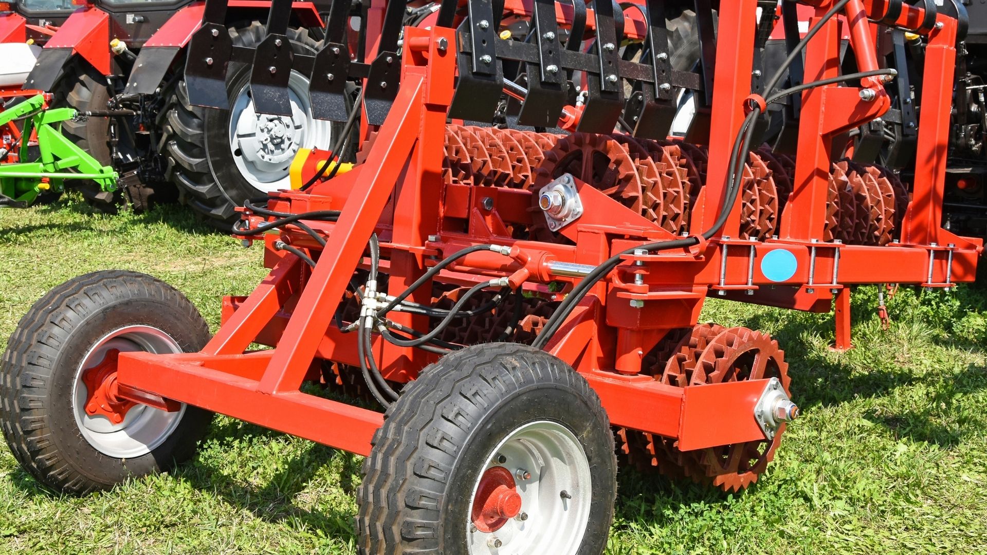 ציוד חקלאי מתכתי 