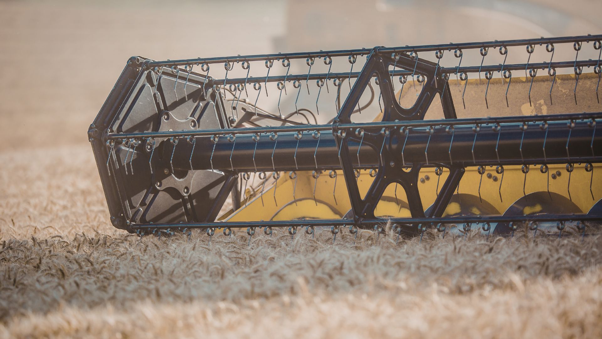 ציוד חקלאי מתכתי